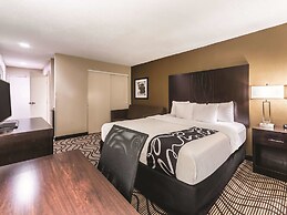 La Quinta Inn & Suites by Wyndham Collinsville - St. Louis