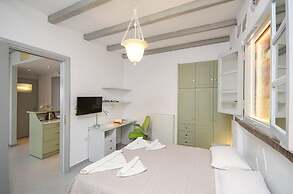 Santa Katerina Studios & Apartments