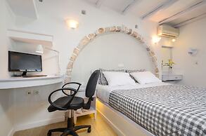 Santa Katerina Studios & Apartments