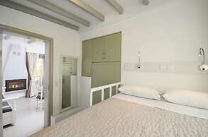 Santa Katerina Studios & Apartments