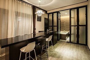 Cs Premier Hotel