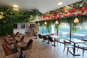 Cs Premier Hotel