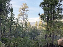 ITH Big Bear Lake Mountain Hostel & Lodge