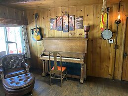 ITH Big Bear Lake Mountain Hostel & Lodge