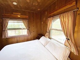 ITH Big Bear Lake Mountain Hostel & Lodge