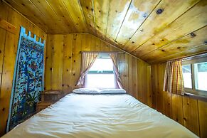 ITH Big Bear Lake Mountain Hostel & Lodge