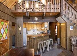 ITH Big Bear Lake Mountain Hostel & Lodge