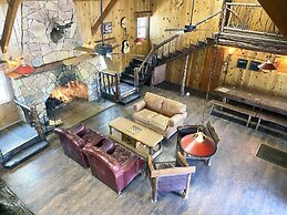 ITH Big Bear Lake Mountain Hostel & Lodge