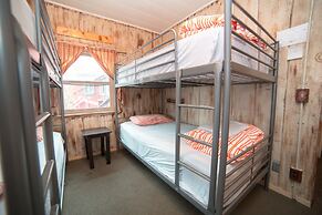 ITH Big Bear Lake Mountain Hostel & Lodge