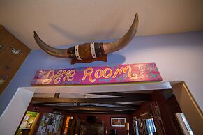 ITH Big Bear Lake Mountain Hostel & Lodge