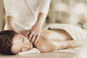 Aruga Apartments by Rockwell Makati