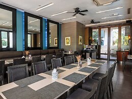 Aruga Apartments by Rockwell Makati