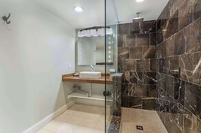 The Gin Hotel, Ascend Hotel Collection