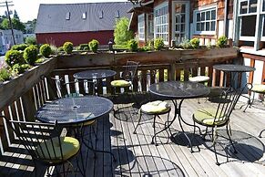 La Conner Channel Lodge