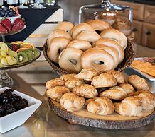 La Conner Channel Lodge