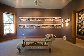 La Conner Channel Lodge