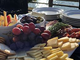 La Conner Channel Lodge