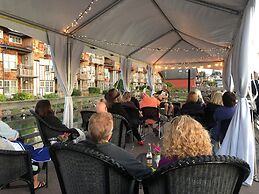 La Conner Channel Lodge