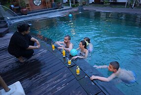 Ubud Raya Boutique Hotel
