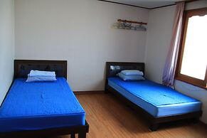 Minjoonggak Guesthouse