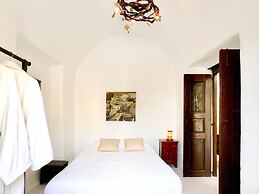 Santorini Heritage Villas & Mansions