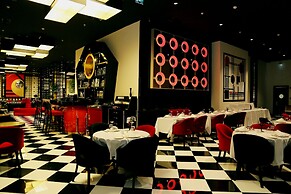 Ramada Hotel & Suites by Wyndham Istanbul Sisli