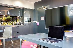 Roomzzz Chester City