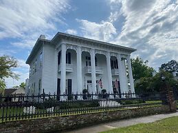 Shadowlawn Bed & Breakfast
