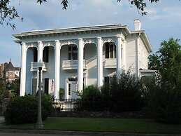 Shadowlawn Bed & Breakfast