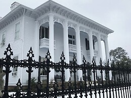 Shadowlawn Bed & Breakfast