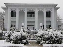 Shadowlawn Bed & Breakfast