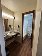 Economy Inn Reedsport