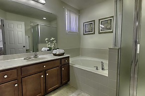 Bella Vida Resort by Home 2U