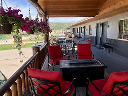 Mountain View Lodge & Cabins