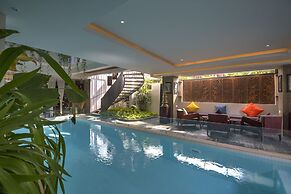 Solitaire Damnak Villa Hotel