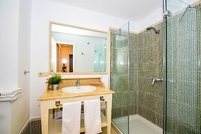 The Zentral Suites & Apartments