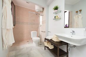 The Zentral Suites & Apartments