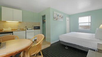 Ocean Court Beachfront Hotel