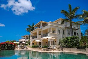 The Cove Suites at Blue Waters Resort and Spa