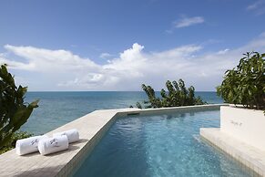 The Cove Suites at Blue Waters Resort and Spa