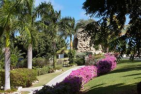 The Cove Suites at Blue Waters Resort and Spa