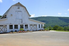 Mountain Cove Farms Resort