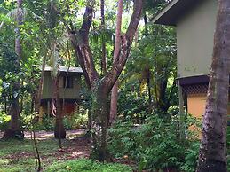 Puerto Barillas Marina & Lodge