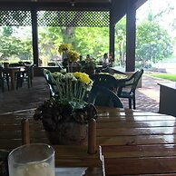 Puerto Barillas Marina & Lodge