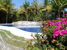Puerto Barillas Marina & Lodge