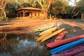 Puerto Barillas Marina & Lodge