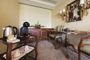 Rocks Hotel