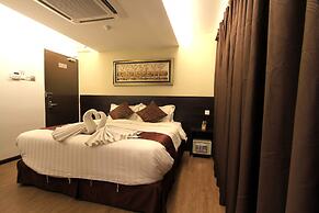 J Suites Hotel