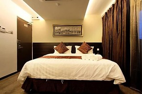 J Suites Hotel