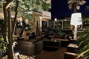 Rouge Hotel International